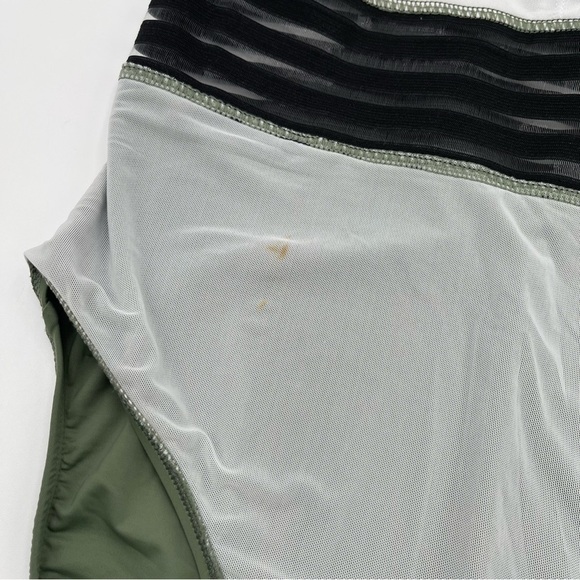 Hilor Women's One Piece Front Crossover Hollow Bathing Suit Size Large NWT - Picture 10 of 12